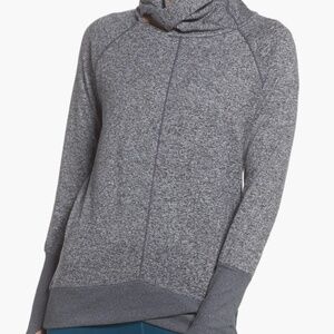Gwen Cozy Pullover Size Medium